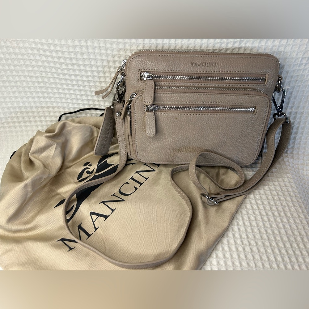 Mancini Valerie Small Leather Crossbody